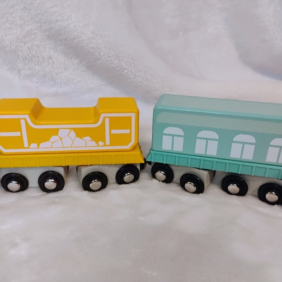 Gigglescape Magnetic Wooden Train Cars Engine Caboose Set Of 5 Target Toys A - Picture 3 of 5